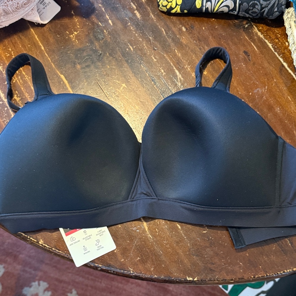 Duluth Trading Co Black Armachillo Bra